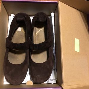 Chocolate Brown Dansko Suede Shoes 👞